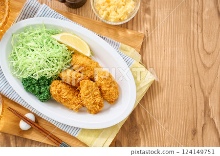 炸牡蠣－酥脆炸牡蠣配塔塔醬 124149751