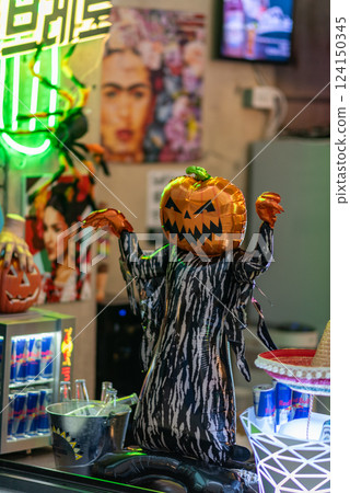 Bars and clubs in Itaewon commercial district known for its nightlife and expat population, in Seoul, South Korea 124150345