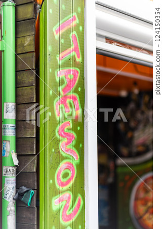 Bars and clubs in Itaewon commercial district known for its nightlife and expat population, in Seoul, South Korea 124150354