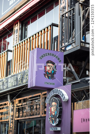 Bars and clubs in Itaewon commercial district known for its nightlife and expat population, in Seoul, South Korea 124150355