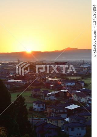 Yahiko Otorii in the morning (Niigata Prefecture) 124150884