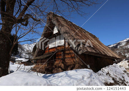 冬季的五簇山合掌村 124151443