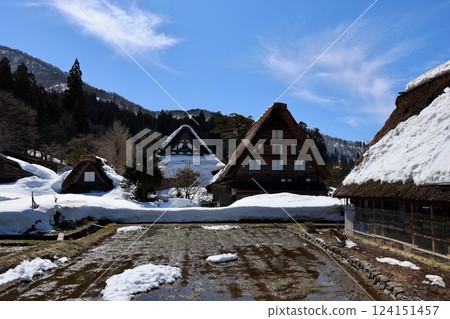 Shirakawa-go Gassho-style Village in Winter 124151457