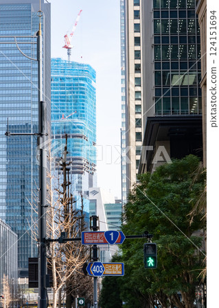 Scenery of an intersection in an office district Scenery of an intersection in an office district 124151694