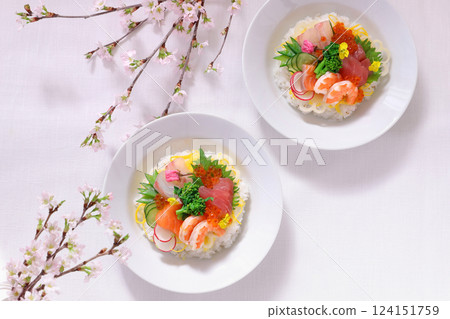 Cherry blossom viewing seafood chirashi sushi Cherry blossom viewing chirashi sushi 124151759