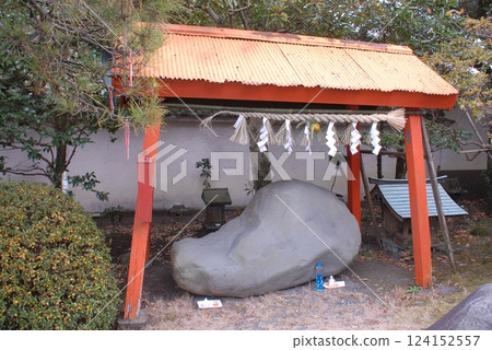 供奉於古賀山妙法寺（毗沙門天）的「鞋石」（靜岡縣富士市） 124152557