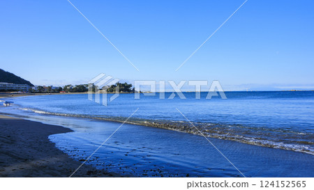 The sea seen from the rocks of the Miura Peninsula The sea seen from the rocks of the Miura Peninsula 124152565