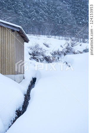 Snow-covered rice terraces of Mt. Hyonose, Tottori Prefecture Snow-covered rice terraces of Mt. Hyonose, Tottori Prefecture 124153953