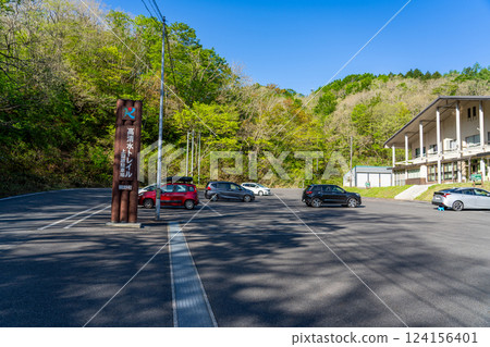 初夏的高清水路線 岡山縣苫田郡鏡野町人形峠停車場 124156401
