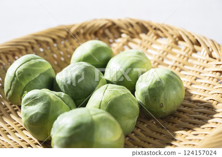 Brussels sprouts 124157024