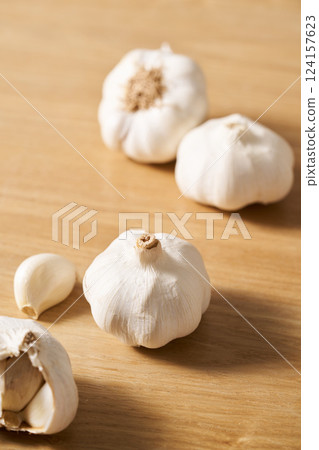 Spanish Garlic Spanish Garlic 124157623