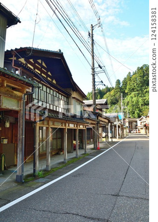 Retro townscape of Tochio (Niigata Prefecture) 124158381