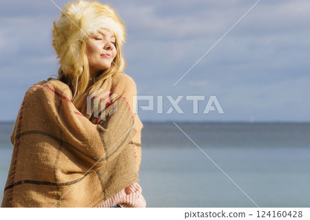 Fashionable woman on beach 124160428