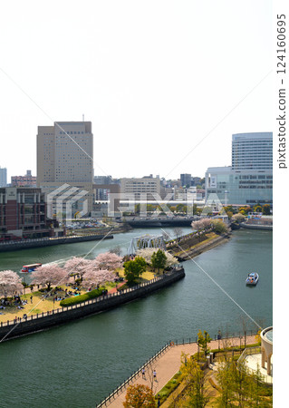 Yokohama  124160695