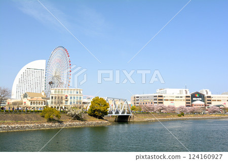 Yokohama  124160927
