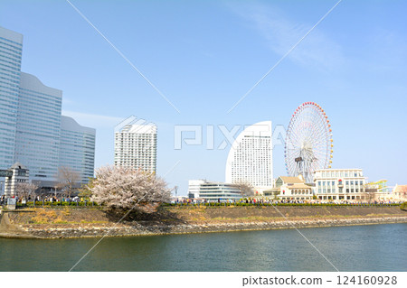 Yokohama  124160928
