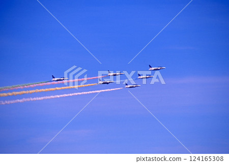 1997 年 4 月 26 日內利斯空軍基地航空展，美國空軍成立 50 週年，藍色衝擊波 124165308