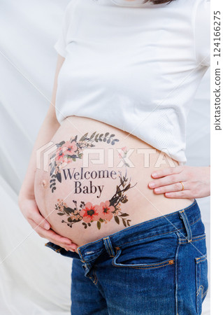 Pregnancy, due date, maternity photo, body paint 124166275