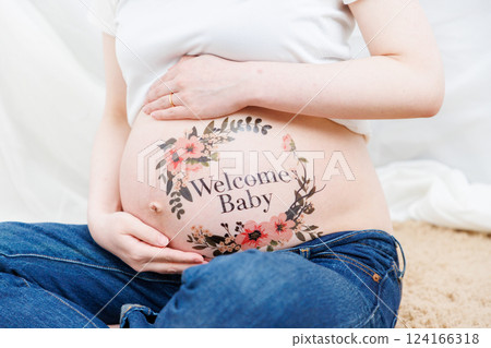 Pregnancy, due date, maternity photo, body paint 124166318