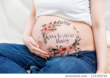 Pregnancy, due date, maternity photo, body paint 124166784