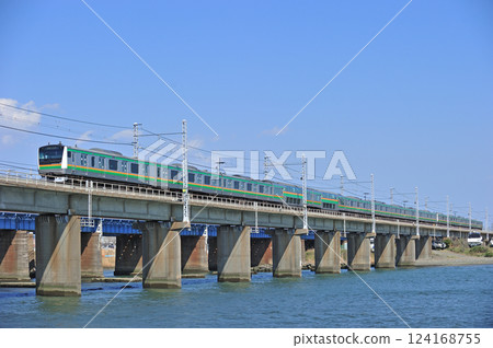 Tokaido Line Chigasaki-Hiratsuka JR East E233 series 3000 series 124168755