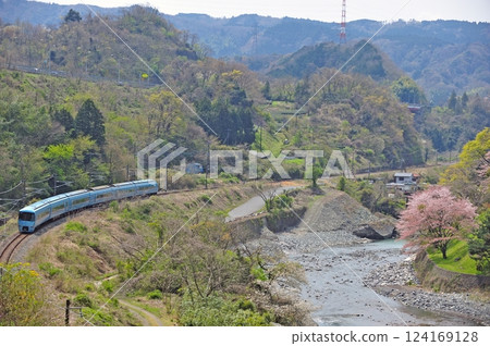 御殿場線 駿河大山谷 小田急 60000 系列 朝霧 MSE 御殿場線 駿河大山谷 小田急 60000 系列 朝霧 MSE 124169128