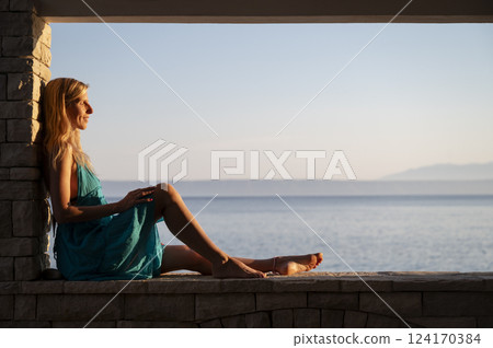 Serene seaside sunset 124170384