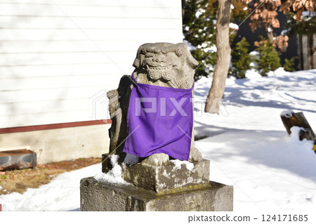 冬季拍攝北海道北斗市七重濱稻荷神社境內的景色 124171685