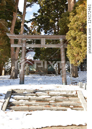 拍攝北海道函館川上神社境內的冬季風景 拍攝北海道函館川上神社境內的冬季風景 124172461