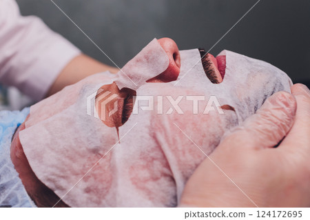 Relaxing Facial Treatment for Enhanced Wellness and Rejuvenating Skin Care Experience 124172695