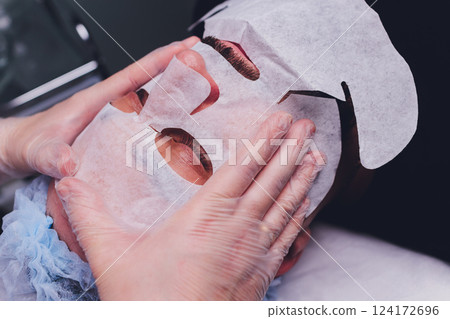 Relaxing Facial Treatment for Enhanced Wellness and Rejuvenating Skin Care Experience 124172696