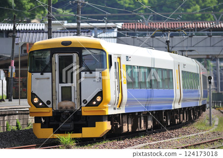 Chuo Line Uenohara JR East E257 Series 500 NB-16 (Makuhari) 124173018