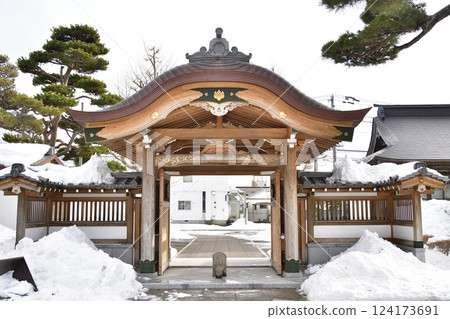 冬季拍攝北海道北斗市慈元山高德寺院內 冬季拍攝北海道北斗市慈元山高德寺院內 124173691