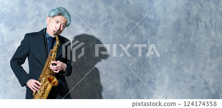 Man playing the saxophone 124174358