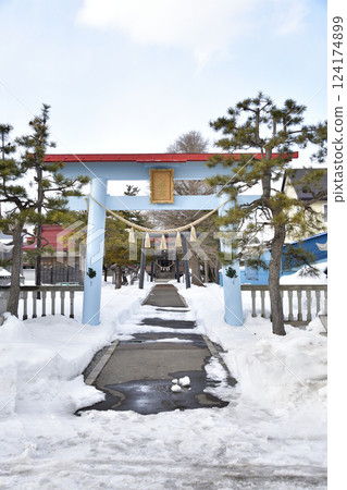 冬季拍攝北海道北斗市上磯八幡宮境內的景色 冬季拍攝北海道北斗市上磯八幡宮境內的景色 124174899