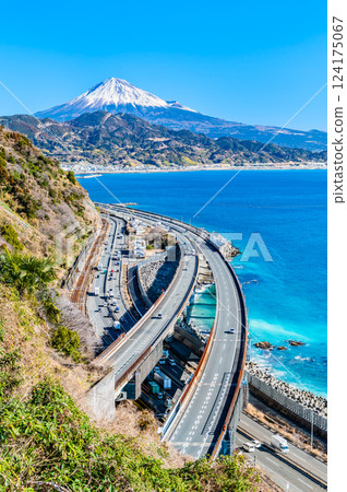 靜岡 - 從薩埼嶺眺望駿河灣和富士山 124175067