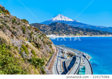 靜岡 - 從薩埼嶺眺望駿河灣和富士山 124175068