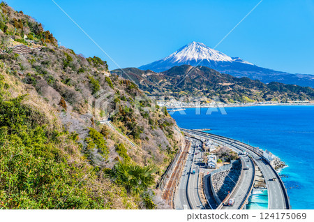靜岡 - 從薩埼嶺眺望駿河灣和富士山 124175069
