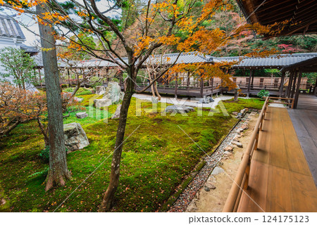 京都的秋天:南禪寺、六堂庭園 京都的秋天:南禪寺、六堂庭園 124175123