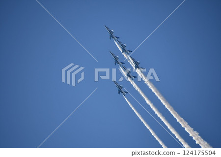 Blue Impulse flying in the sky 124175504