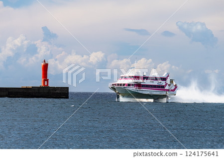 High-speed Jetfoil Ferry to Yakushima Island (Summer) 124175641