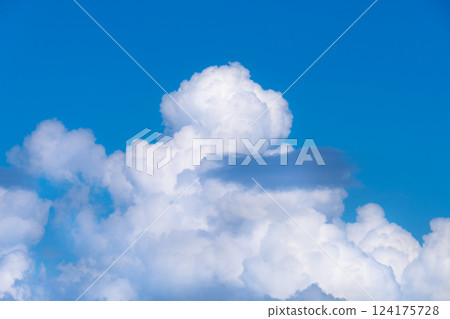 Yakushima: Blue skies and cumulonimbus clouds (July) Yakushima: Blue skies and cumulonimbus clouds (July) 124175728