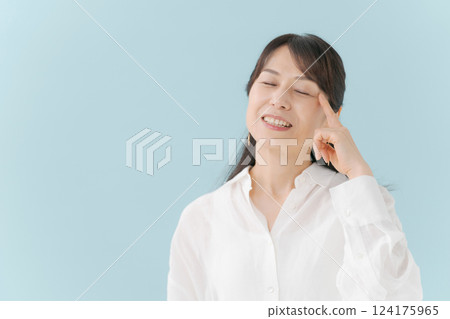 Middle women beauty Middle women beauty 124175965