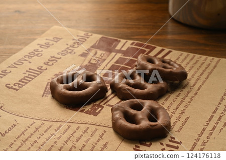 椒鹽脆餅巧克力 124176118