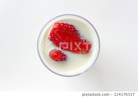 草莓牛奶 草莓牛奶 草莓牛奶 草莓牛奶 124176337