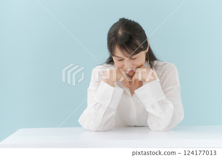 中年女性鬱悶 124177013