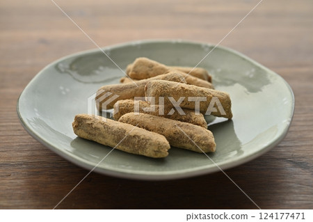 懷舊黃豆粉棒 124177471