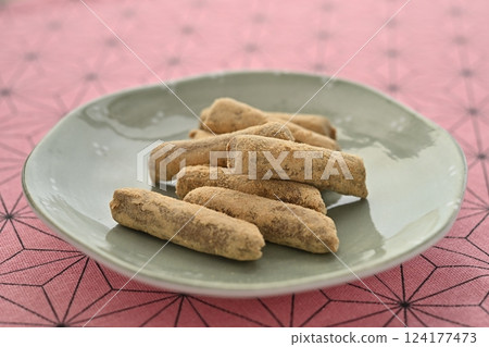 懷舊黃豆粉棒 124177473