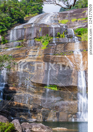 Hebi-no-Kuchi Falls, Giant Granite Rock, Yakushima National Park (Autumn) 124177609