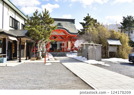 Photographing the grounds of Omori Inari Shrine in Hakodate, Hokkaido in early spring Photographing the grounds of Omori Inari Shrine in Hakodate, Hokkaido in early spring 124178209